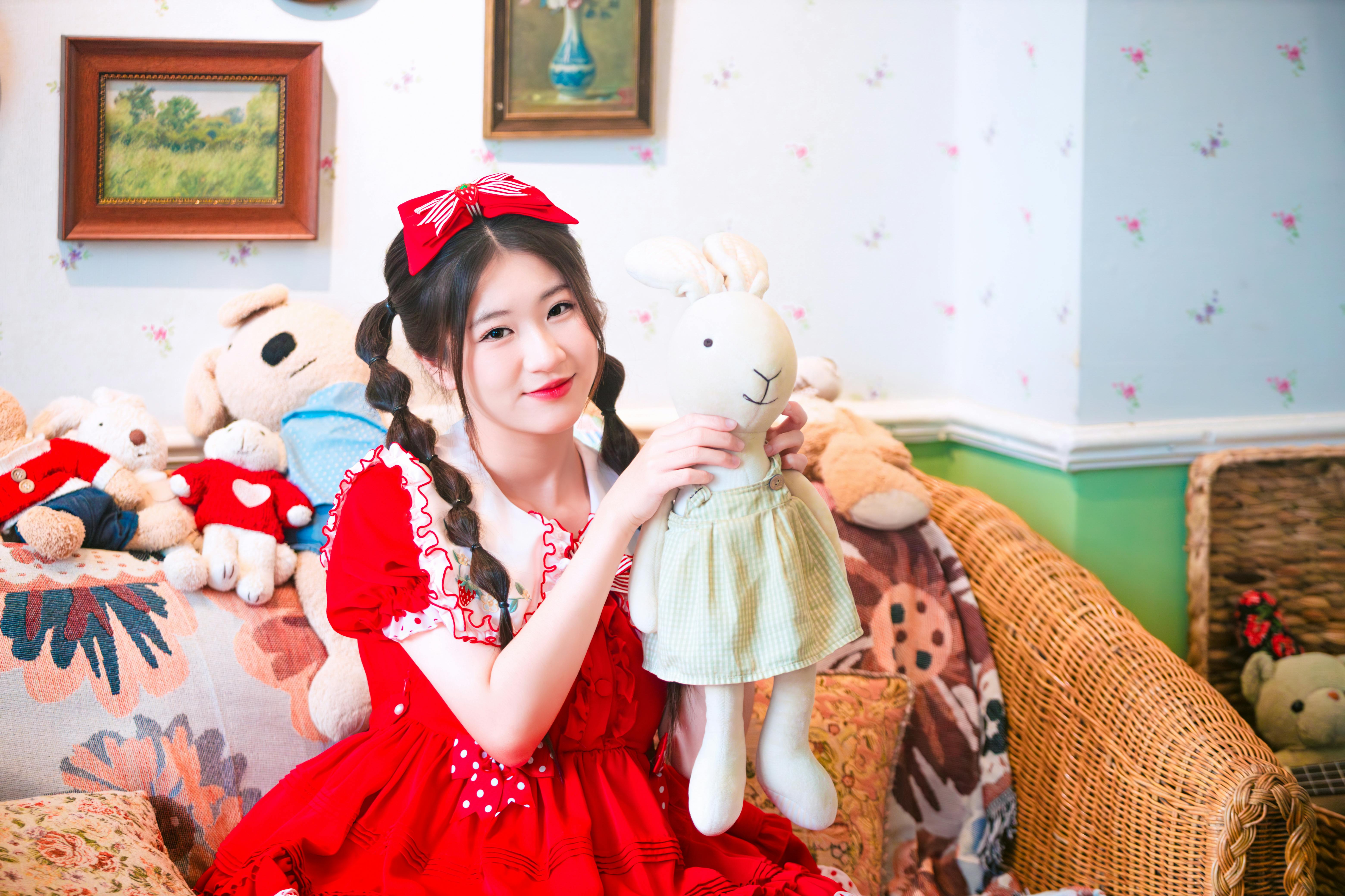 专题栏目主题海报：悬疑解谜脉络